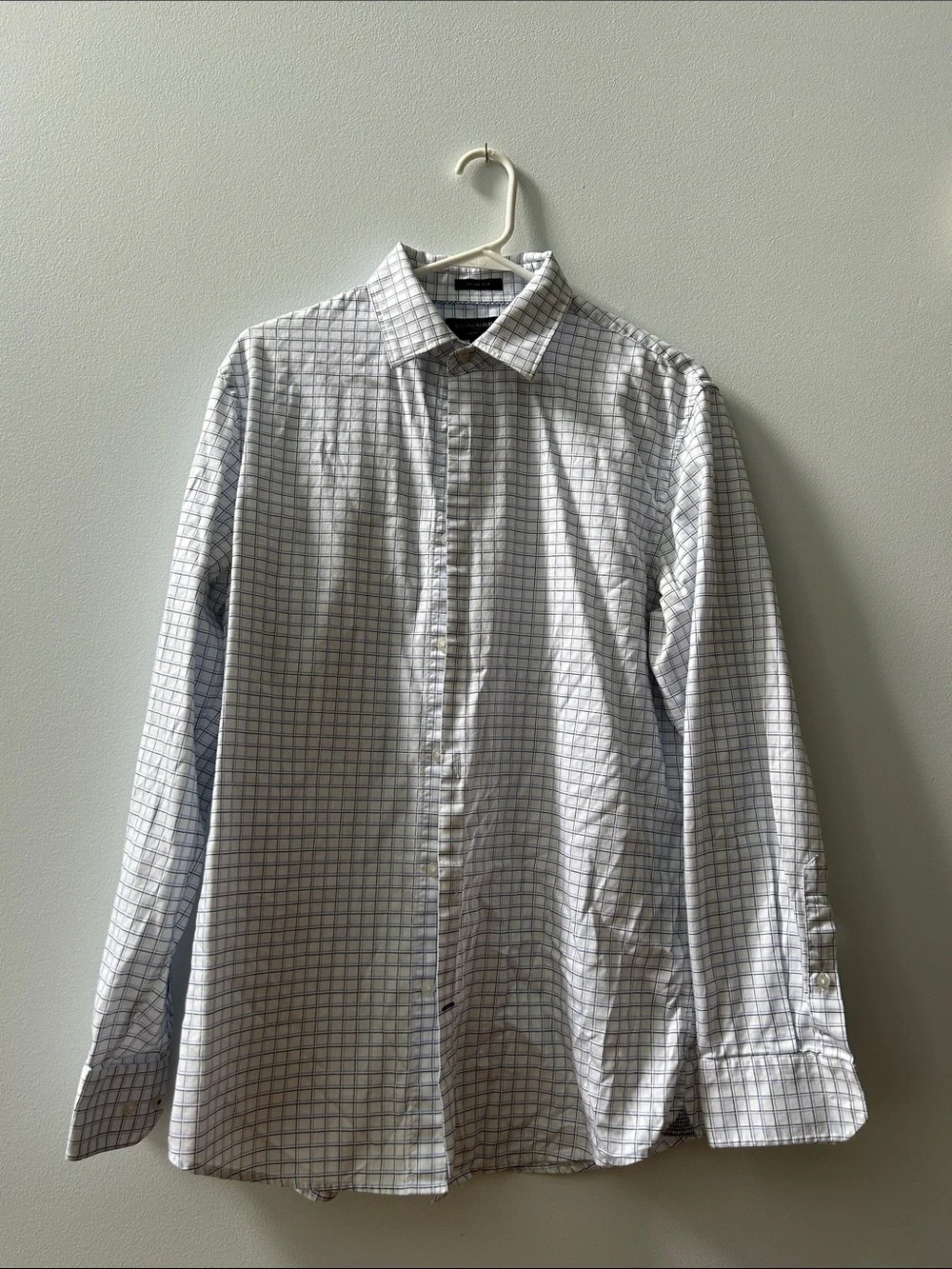 Men’s Banana Republic White Dress Shirt with Light Blue Check
